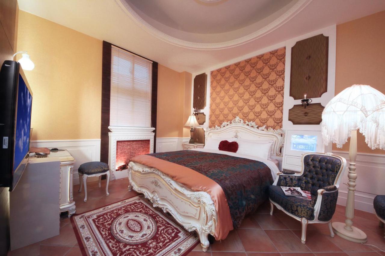 Luxembourg Hills Homestay Jiaoxi Exterior photo